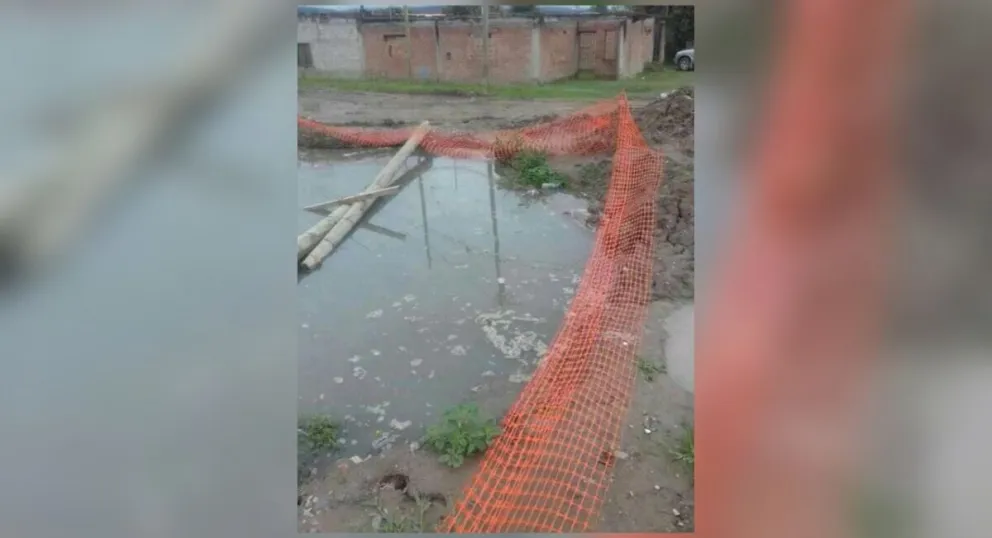 Rebalsaron las cloacas en el Barrio Democracia