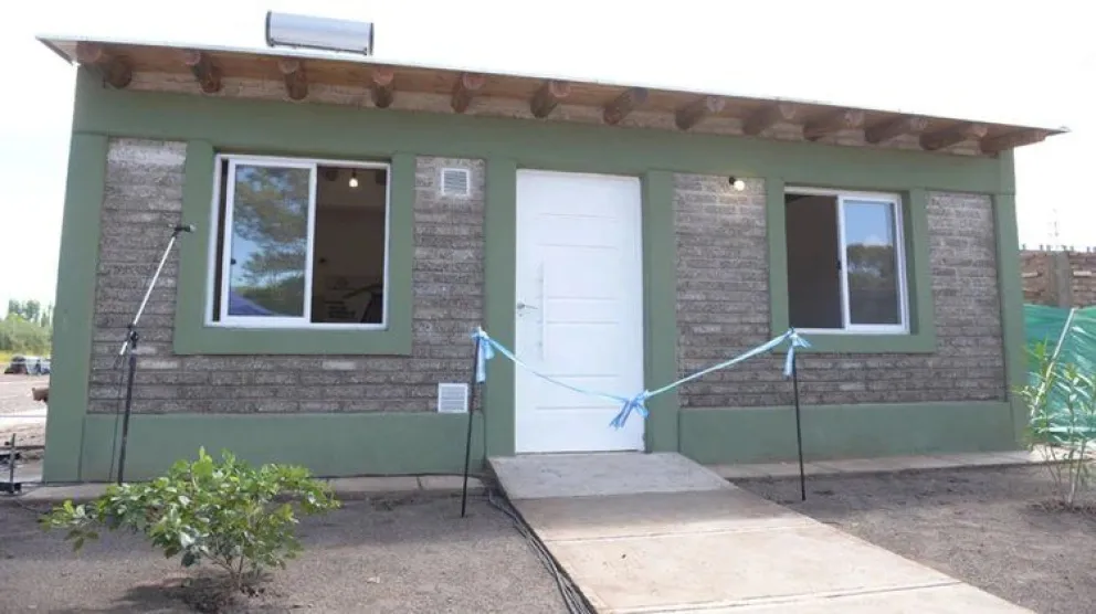 Se construyó la primera casa con ladrillos de plástico