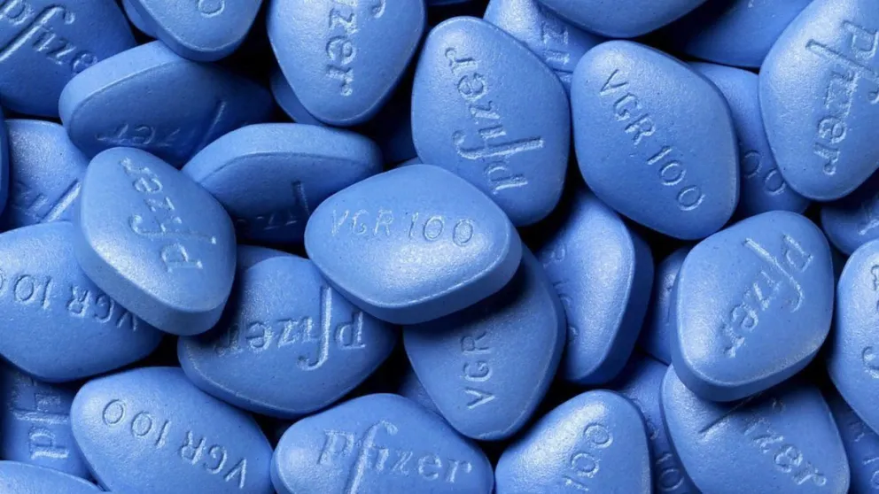 Retiran una bebida que contenía viagra y provocó una erección de 6 horas a un hombre