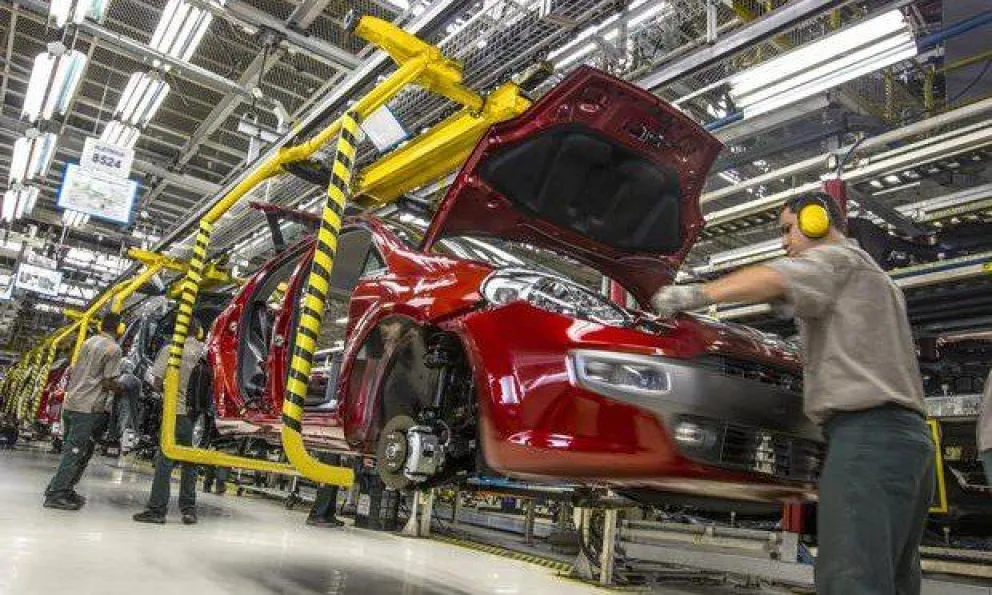 Cierra una fábrica de autos dejando a 300 empleados en la calle