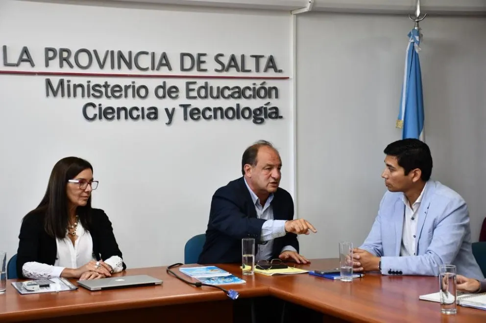 La Municipalidad coordina con el Ministerio de Educación el sistema 'Sube y Baja”