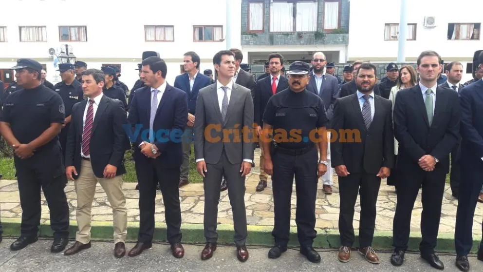 Urtubey encabezó la entrega de equipamiento y vehículos para la policía