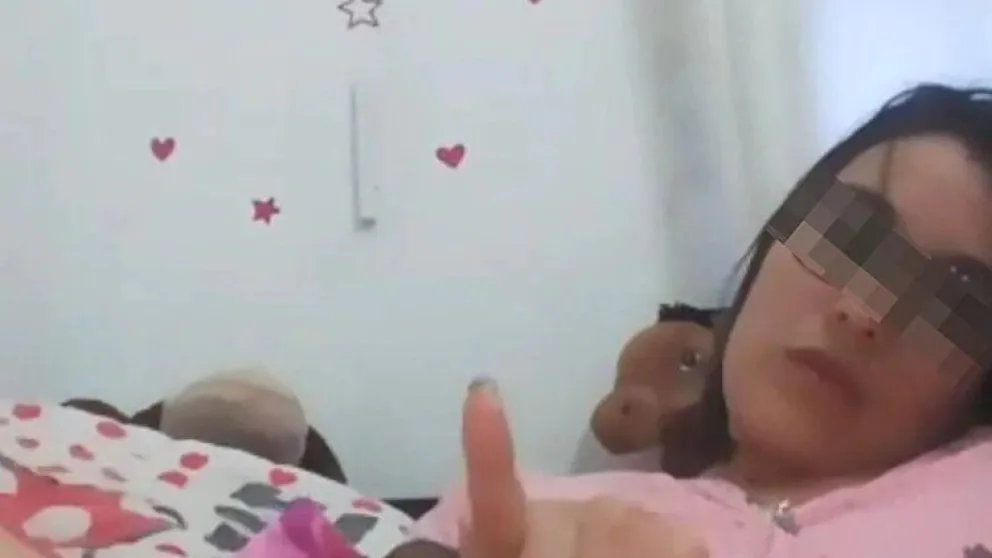 Profesora hot de colegio católico: tenía sexo con su alumno de 14 años y le mandaba videos eróticos