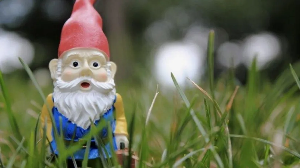 Una ciudad en alerta por ola de robos de enanos de jardín