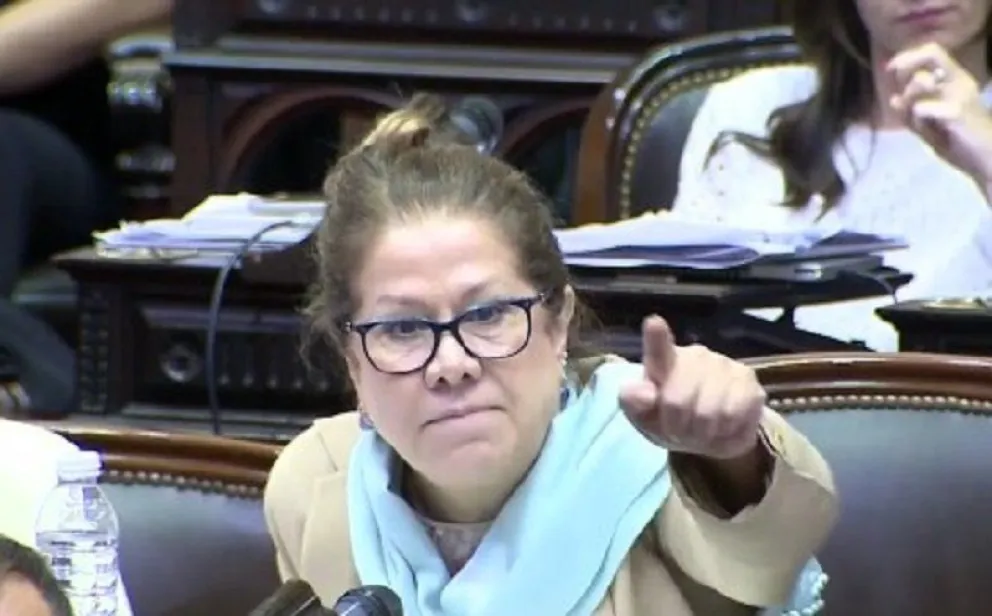 Camaño: "No podemos seguir cobrando tanto mientras no hacemos un carajo"