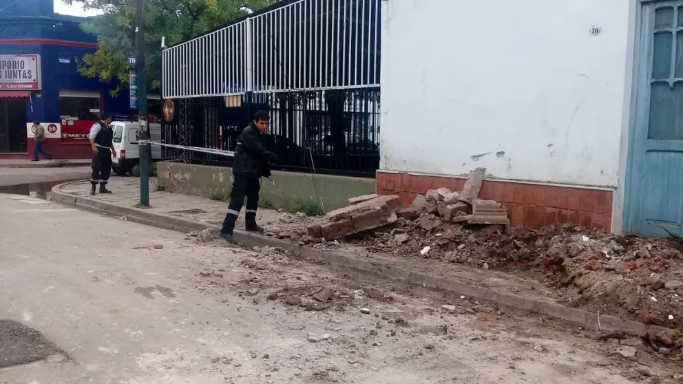 Se derrumbó parte de una casa