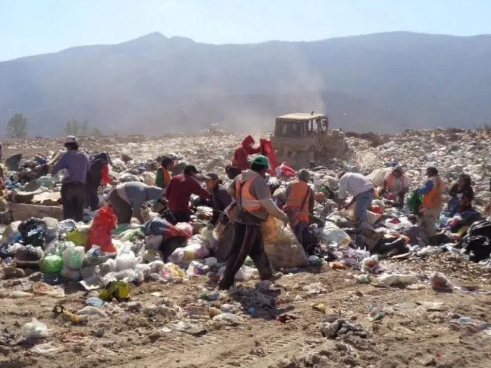 La basura desborda en el vestedero San Javier: piden castigo a los municipales