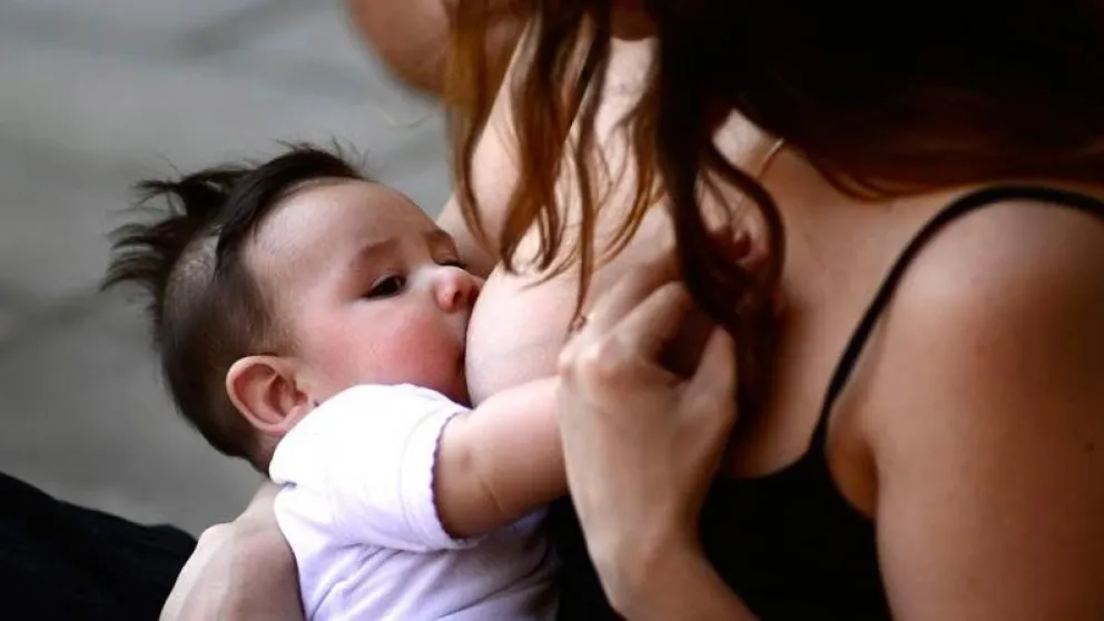 Salteña le daba de mamar a su bebé y terminó de la peor forma: murió ahogada