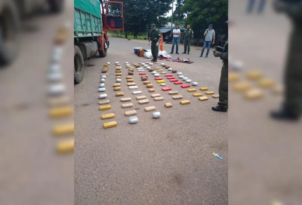 VIDEO. Tremendo secuestro de drogas en Senda Hachada