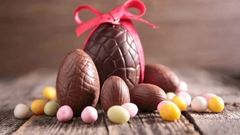 Maestras repartieron huevos de Pascua a favor del aborto