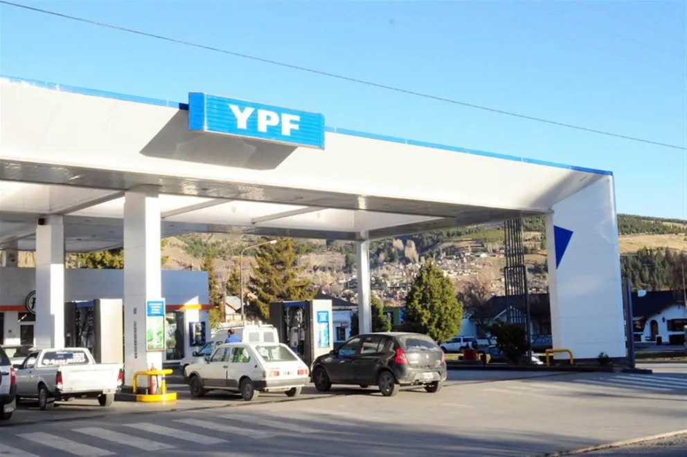 YPF sigue a Shell y aumenta los precios: ¿cuándo y cuánto?