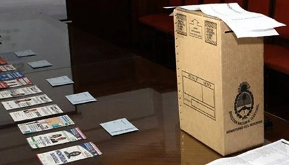 Están oficialmente prohibidas las listas colectoras y las candidaturas múltiples