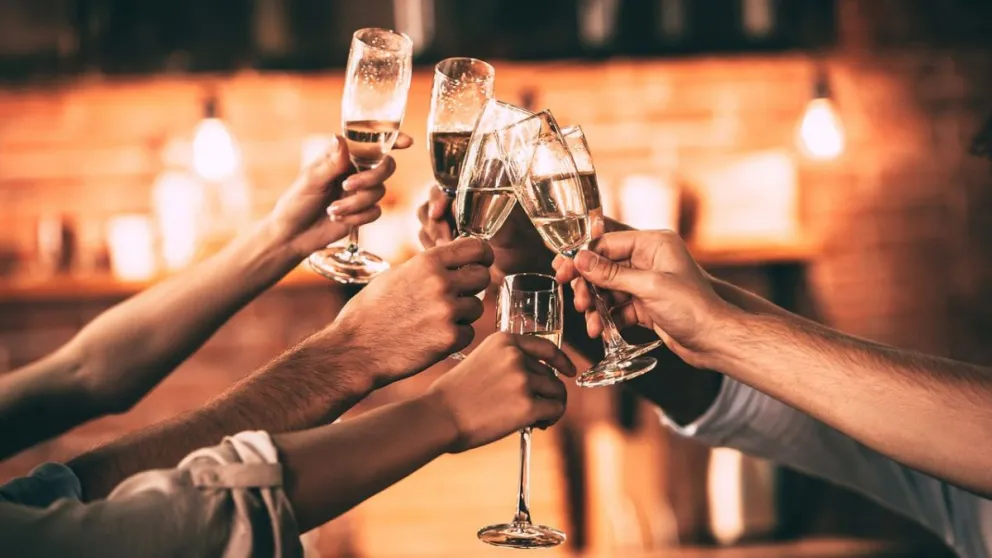 La extraña bebida sin alcohol que "emborracha, pero no produce resaca"