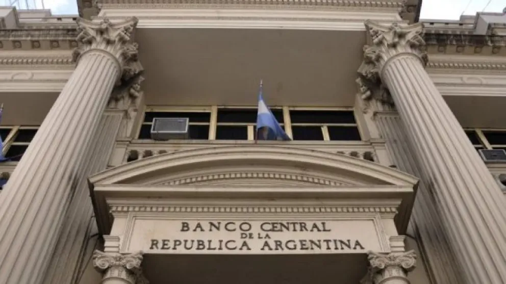 El Banco Central congeló la banda cambiaria