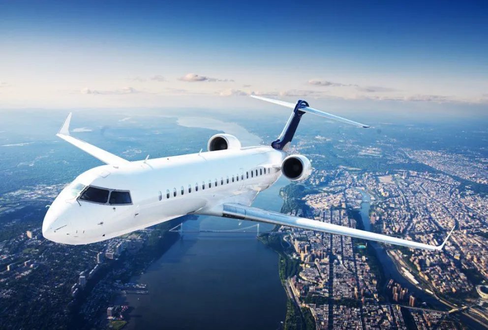 Peleas en el aire tras error de información: casi chocan dos aviones