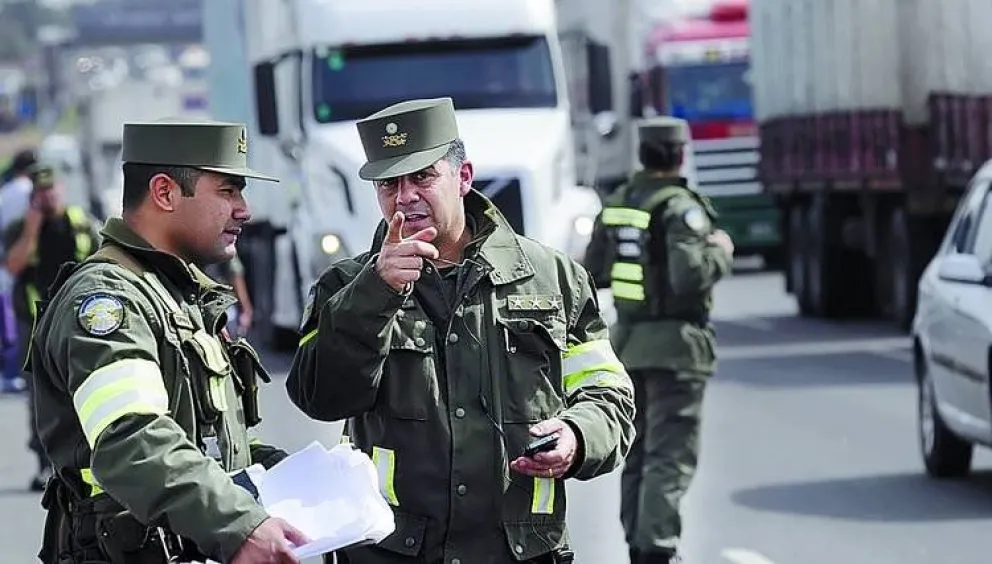VIDEO. Tremendo: los bagayeros se cruzaron con Gendarmería