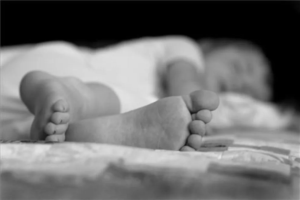 Escalofriantes mensajes de WhatsApp inculpan a padres por la muerta de su beba