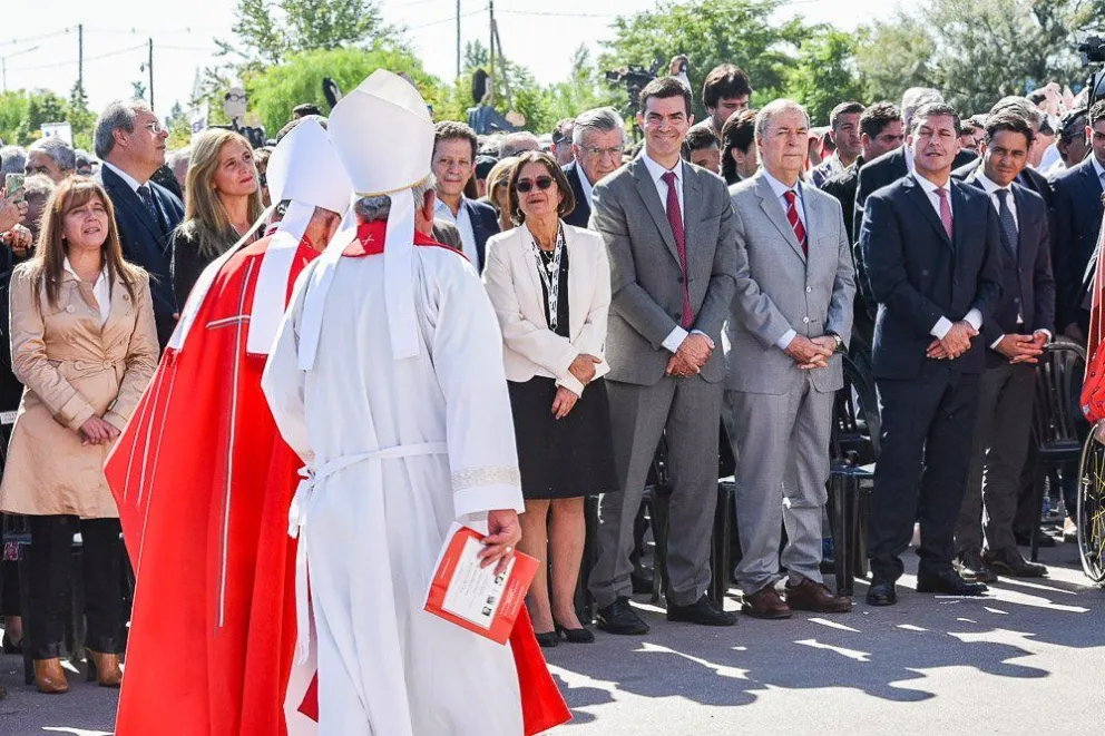 Urtubey estuvo presente en la beatificación de mártires riojanos