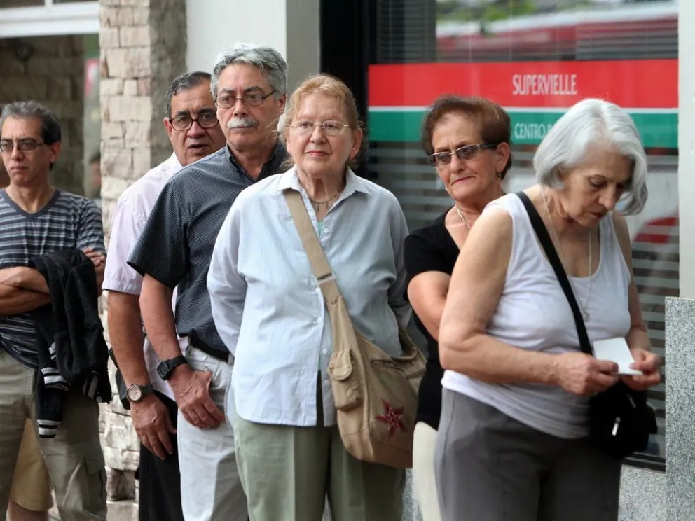 Pagos adelantados para  jubilados y planes sociales