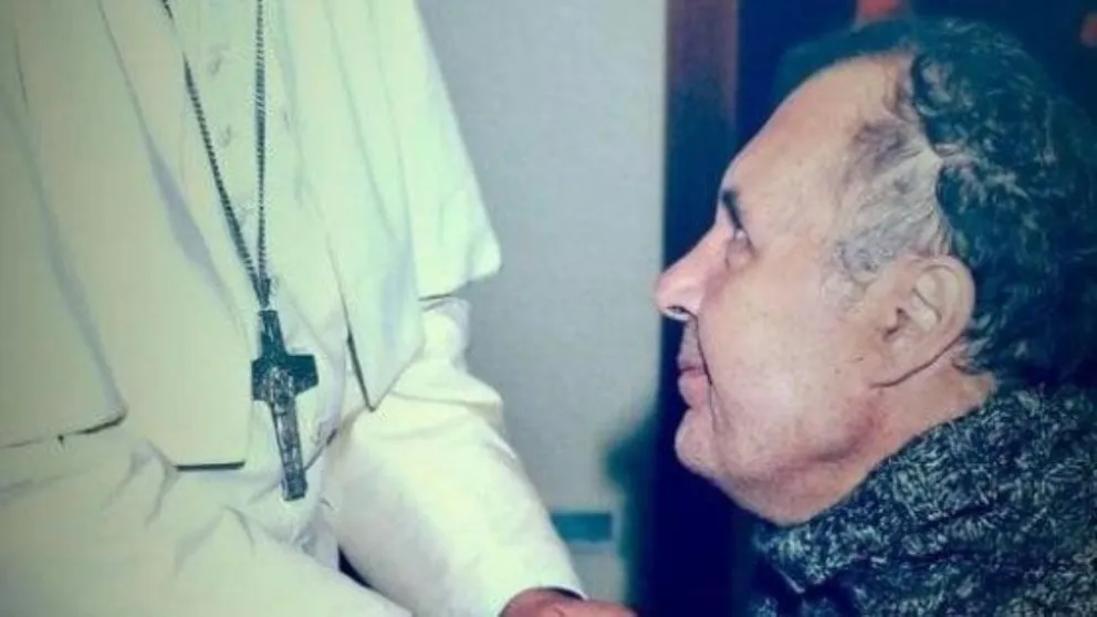 Se hizo pasar por inválido durante 12 años y estafó hasta al papa Francisco