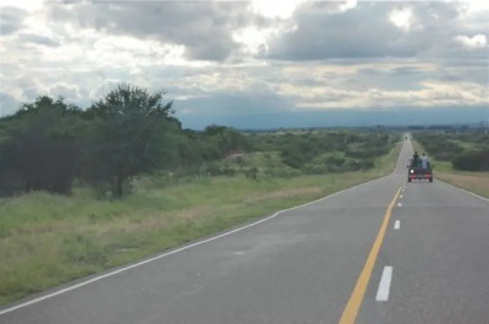 Camionero intentó ahorcar a una salteñita y la dejó tirada en la ruta