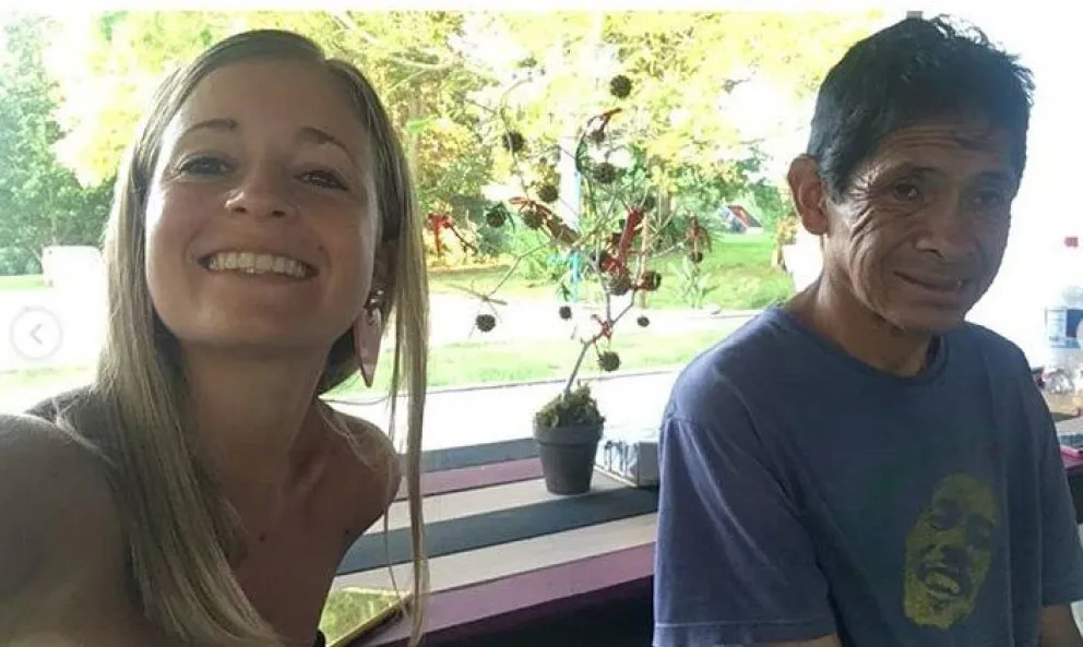 ¡Conmovedor es poco!: Victoria, de Paraná, ayudó a un salteño a salir de la calle y reencontrarse con su familia, luego de 30 años