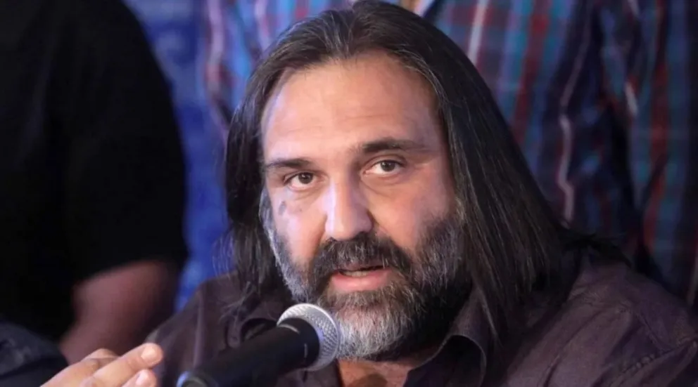 Según Roberto Baradel, el libro de Cristina podría ser material para las escuelas