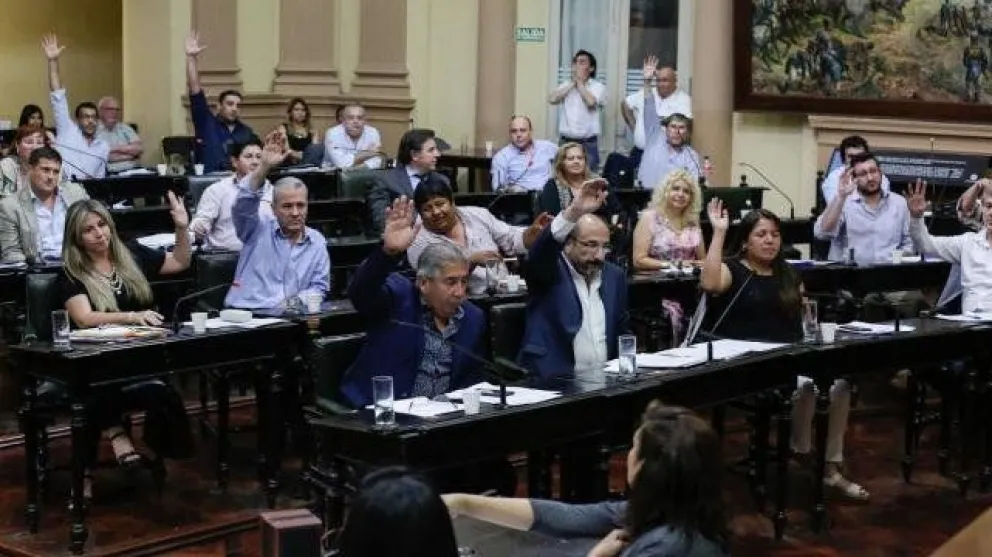 Aplausos: se aprobó la Ley Micaela