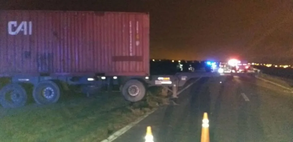 Tragedia en la ruta: un acoplado se desprendió y cobró 5 vidas