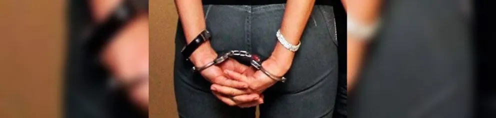 Mechera fue descubierta con las manos en la masa