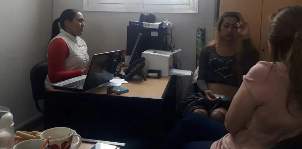 Buscan a los policías que agredieron a la mujer trans