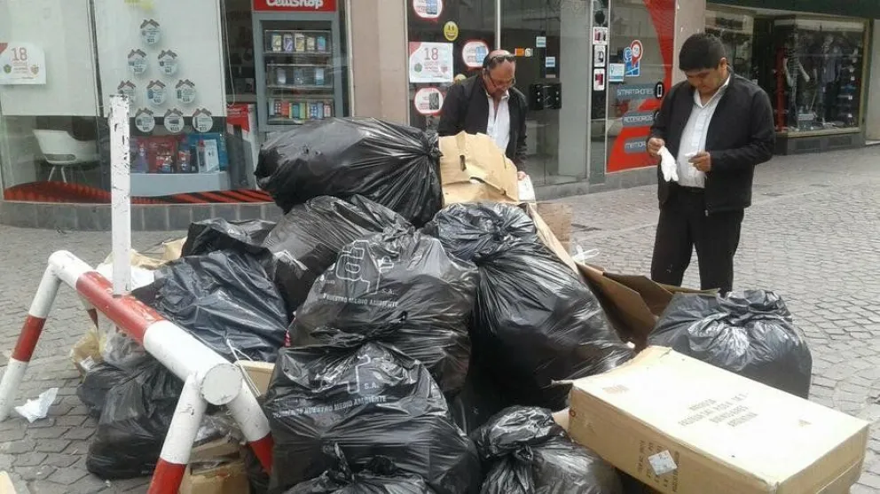 Diez locales salteños fueron multados por cochinos