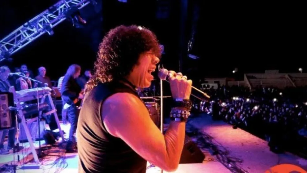 Batalla campal en un show de la Mona Jiménez