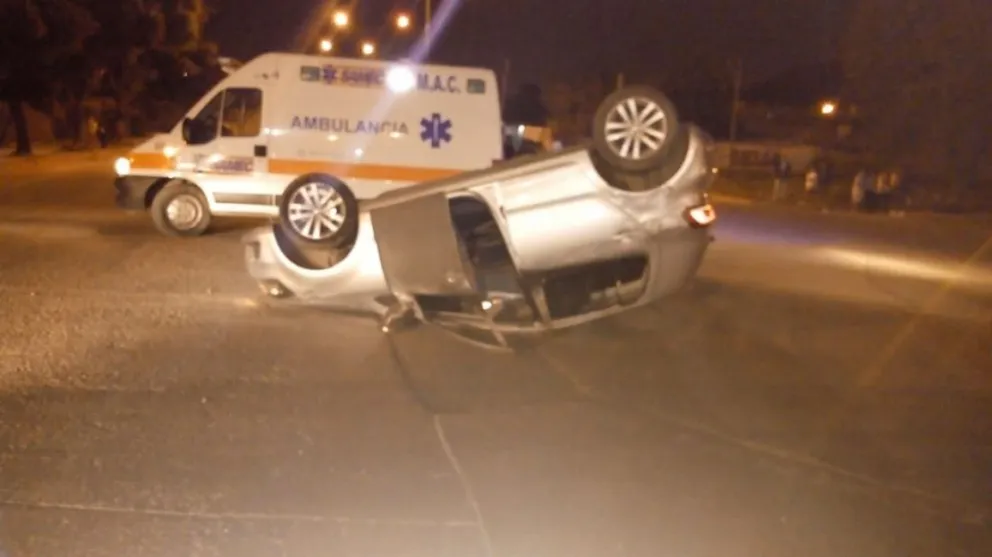 Tremendo vuelco en plena avenida salteña