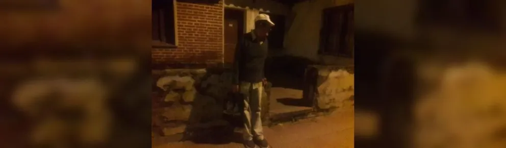 Desesperación: abuelito salteño pide ayuda luego de que le usurparan la casa