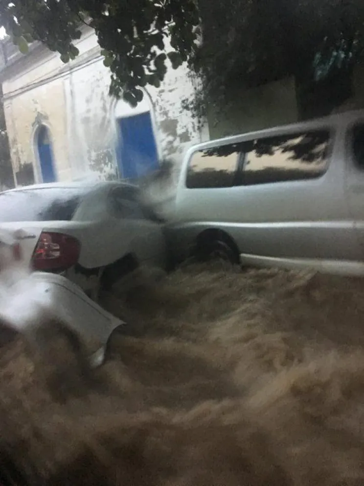 ¡iMPACTANTE! Inundaciones en Paraguay: Yacyetá al borde de colapsar. Mirá estos 3 VIDEOS