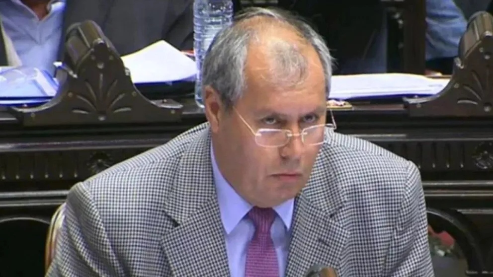 URGENTE: atacaron a balazos y a plena luz del día, al diputado radical Héctor Olivares