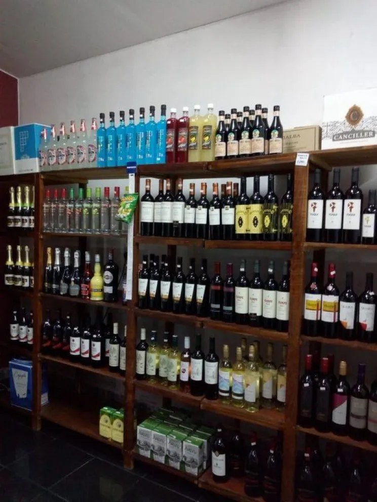 Operativos de control de expendio de bebidas alchólicas en Salta: dos comercios de venta sancionados