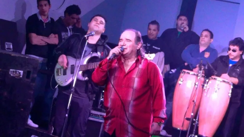 ¡Dale play!: el momento en el cual se desvanece Juan Carlos "Banana" Mascheroni, cantante de Los del Fuego