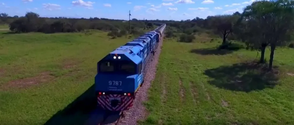 Por primera vez un tren con 100 vagones fue desde Salta a Santa Fe