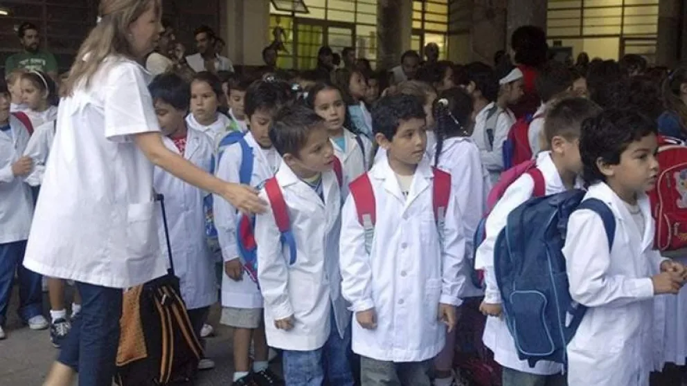 Barrio El Huaico: sintieron un olor extraño, y tuvieron que evacuar la escuela