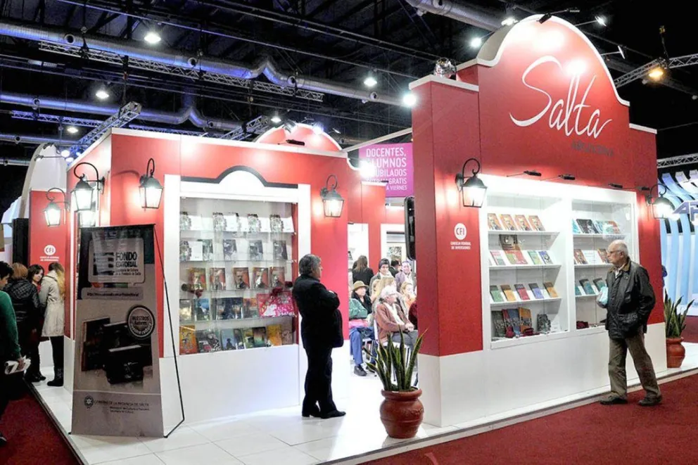 VIDEO. Escándalo: militante kirchnerista desaforada en La Feria del Libro