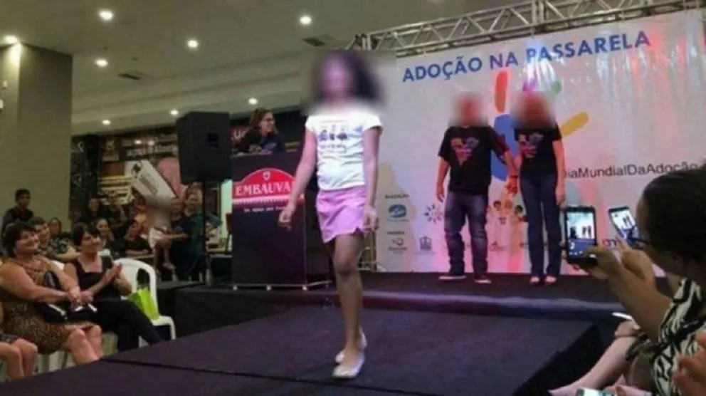 Escándalo en Brasil: hicieron desfilar a niños huérfanos para conseguir familia