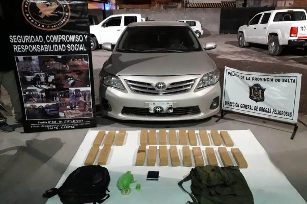 Actuaron sospechosamente y "se armó la cacería" : fuga y persecución en un operativo que involucró a 100 policías