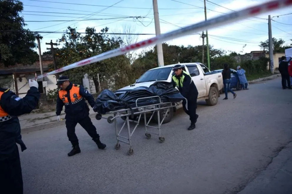 Horror: mató a su mujer en plena vía pública y frente a su pequeña hija
