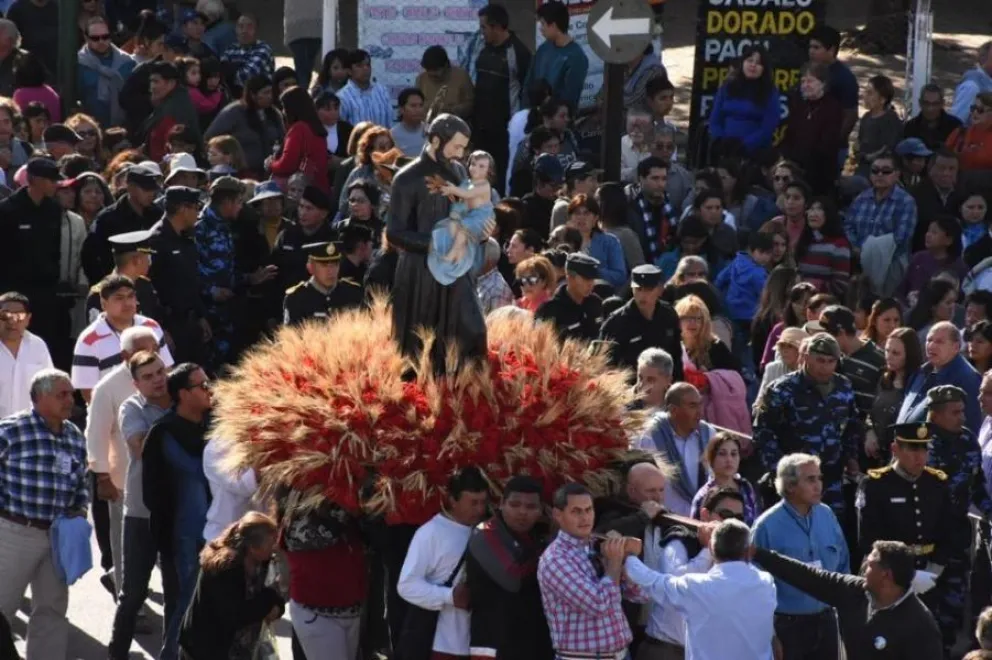 Comenzó la vigilia de San Cayetano