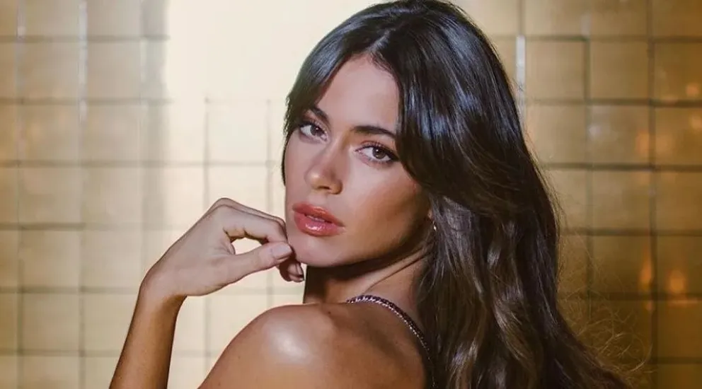 Tini Stoessel se animó al topless