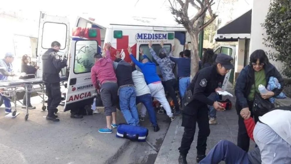 Choque en Avenida Entre Ríos y Pueyrredón: se negó a declarar el conductor de la camioneta