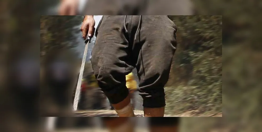 Brutal femicidio: asesinó a su esposa y a sus dos hijos de 8 y 3 años a machetazos