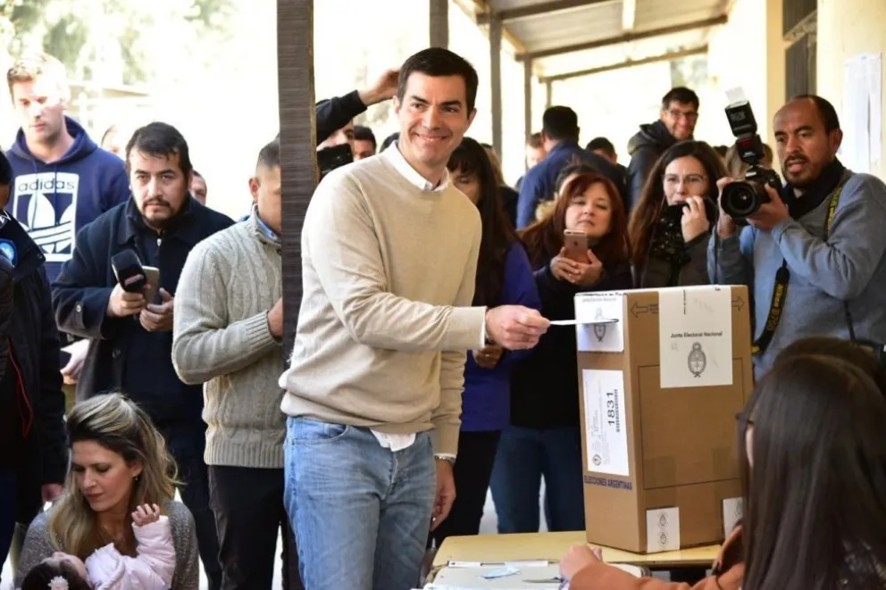 Juan Manuel Urtubey votando